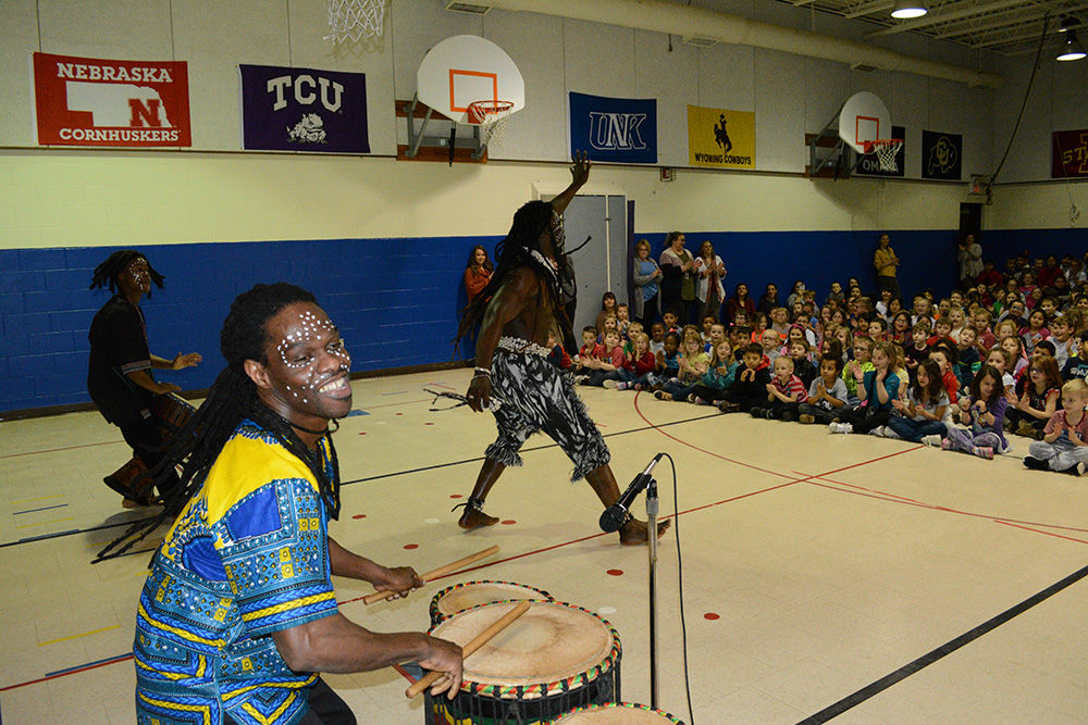 Senegal drum and dance troupe (4).JPG